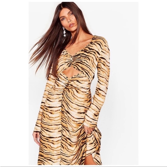 NASTY GAL | ANIMAL PRINT MAXI LONG SLEEVE DRESS - Picture 3 of 5